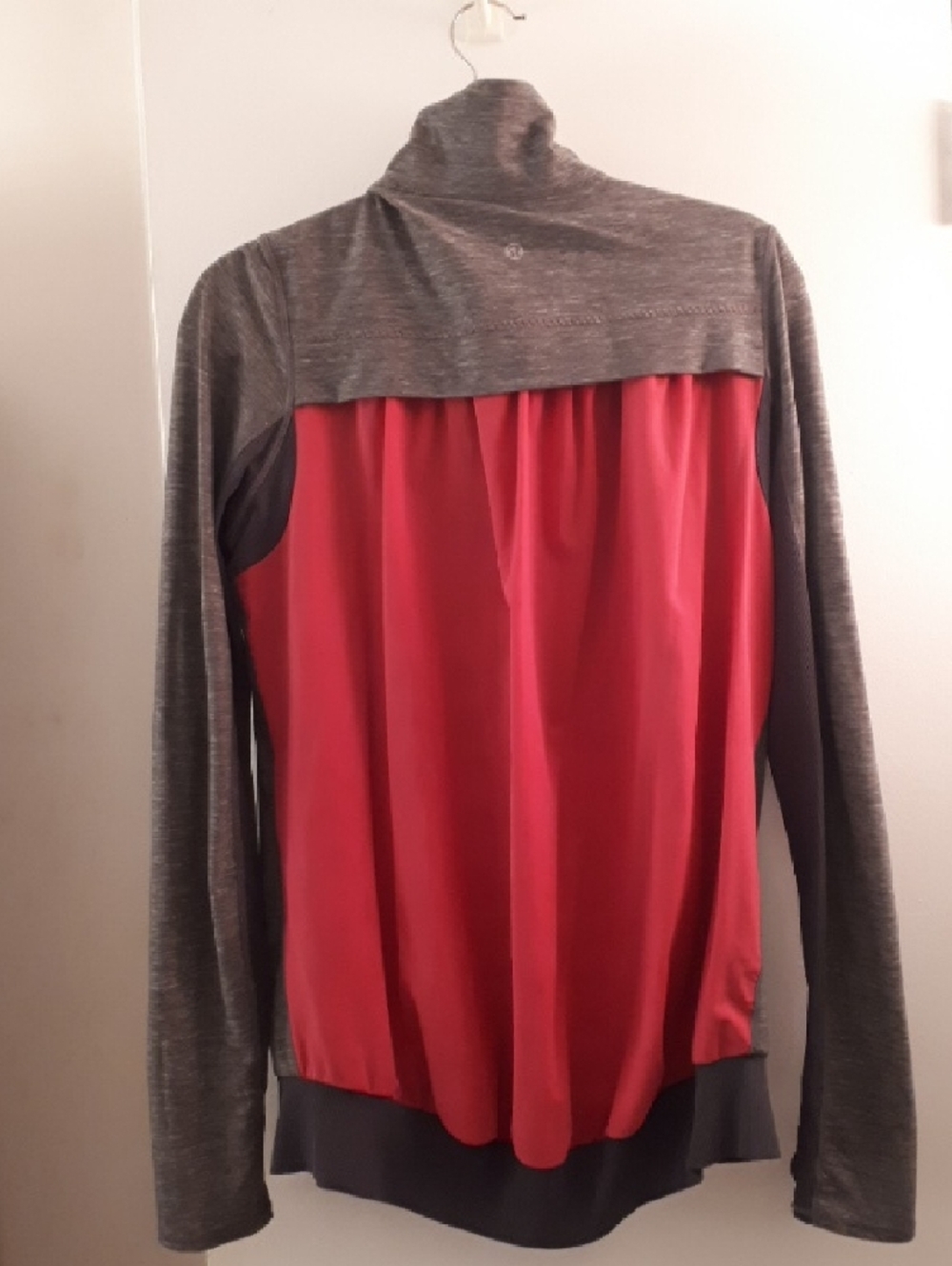 lululemon athletica Heather Gray Jacket with Pink Zipper - Picture 5 of 10